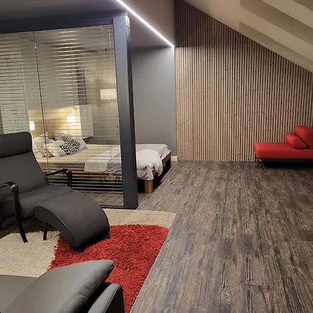 Pilis 2 * קלייפדה